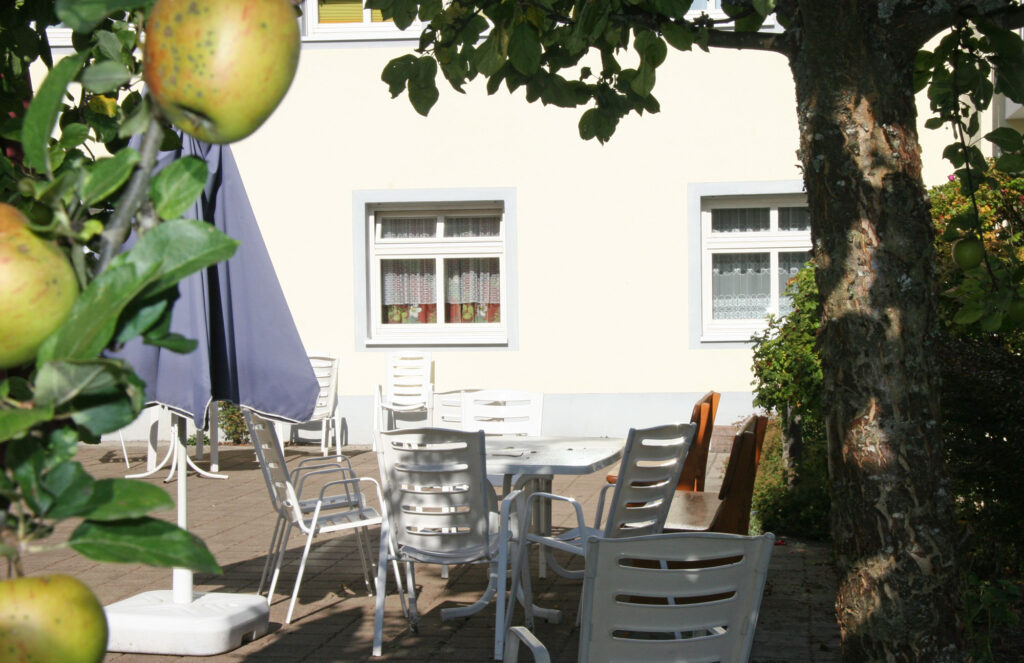 Seniorenwohnanlage mit Sitzplatz