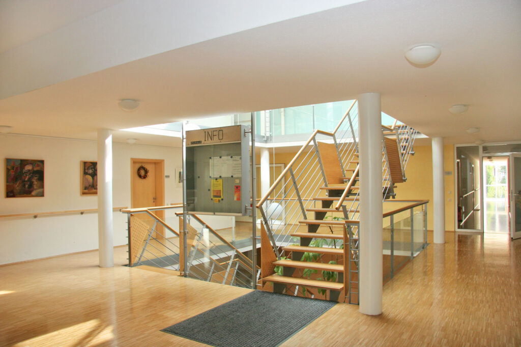 Seniorenwohnung Innenbereich Treppe