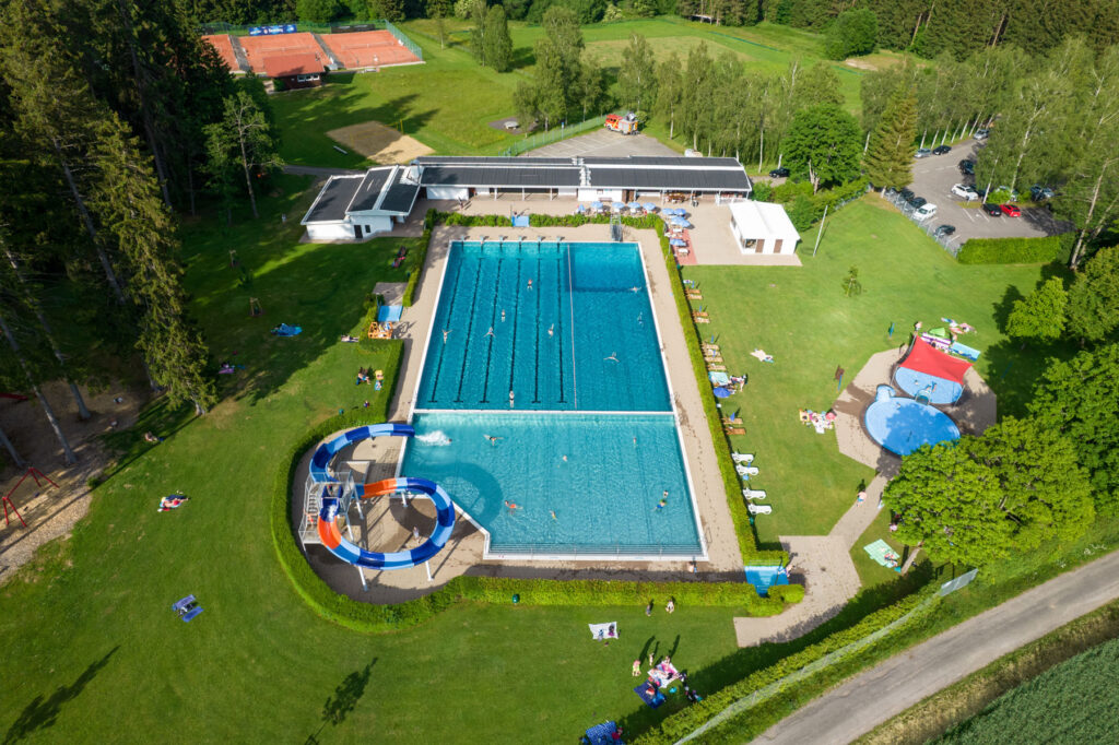 Luftaufnahme vom Waldbad in Löffingen